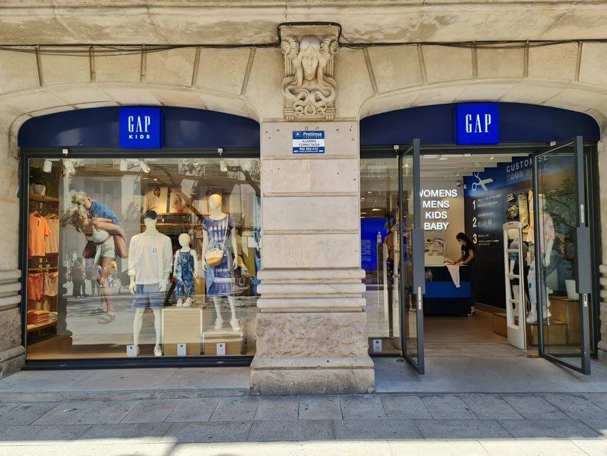 tienda-gap-barcelona-aluminio