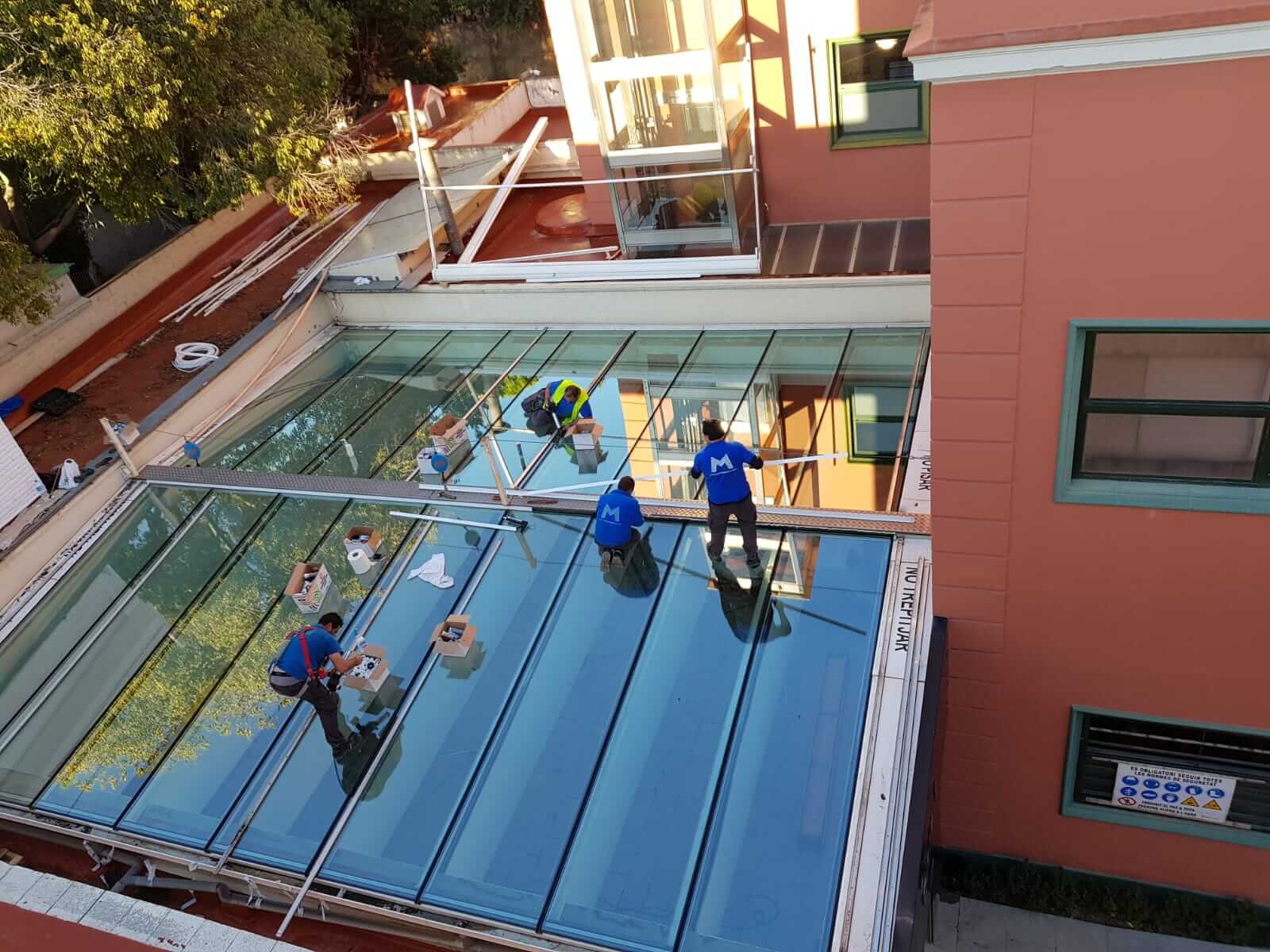 carpinteria-aluminio-barcelona-montalglass-equipo-en-accion-3 carpinteria-aluminio-barcelona-montalglass-equipo-en-accion-3