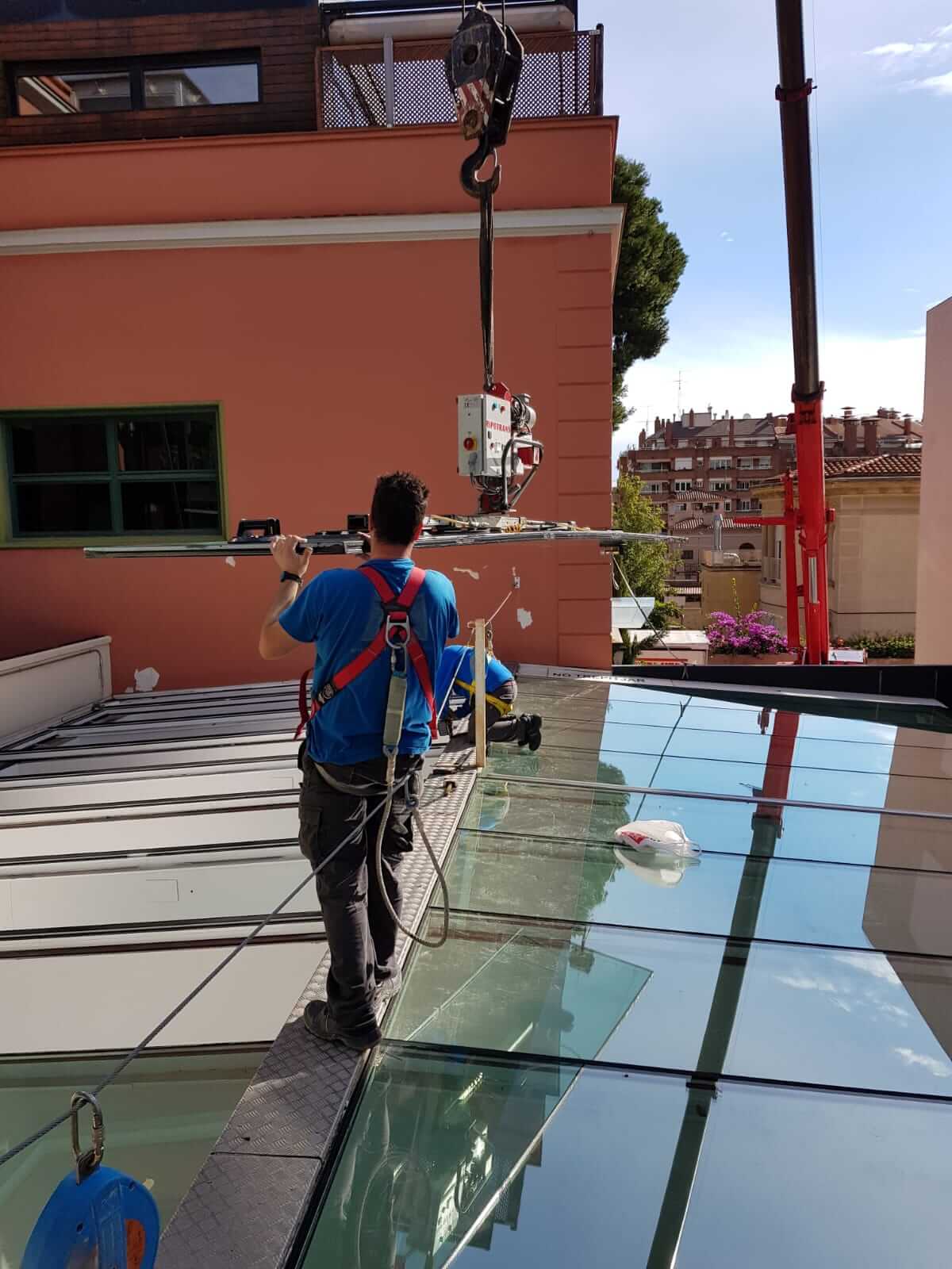carpinteria-aluminio-barcelona-montalglass-equipo-en-accion carpinteria-aluminio-barcelona-montalglass-equipo-en-accion