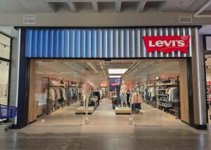 levis-westfield-la-maquinista-montalglass